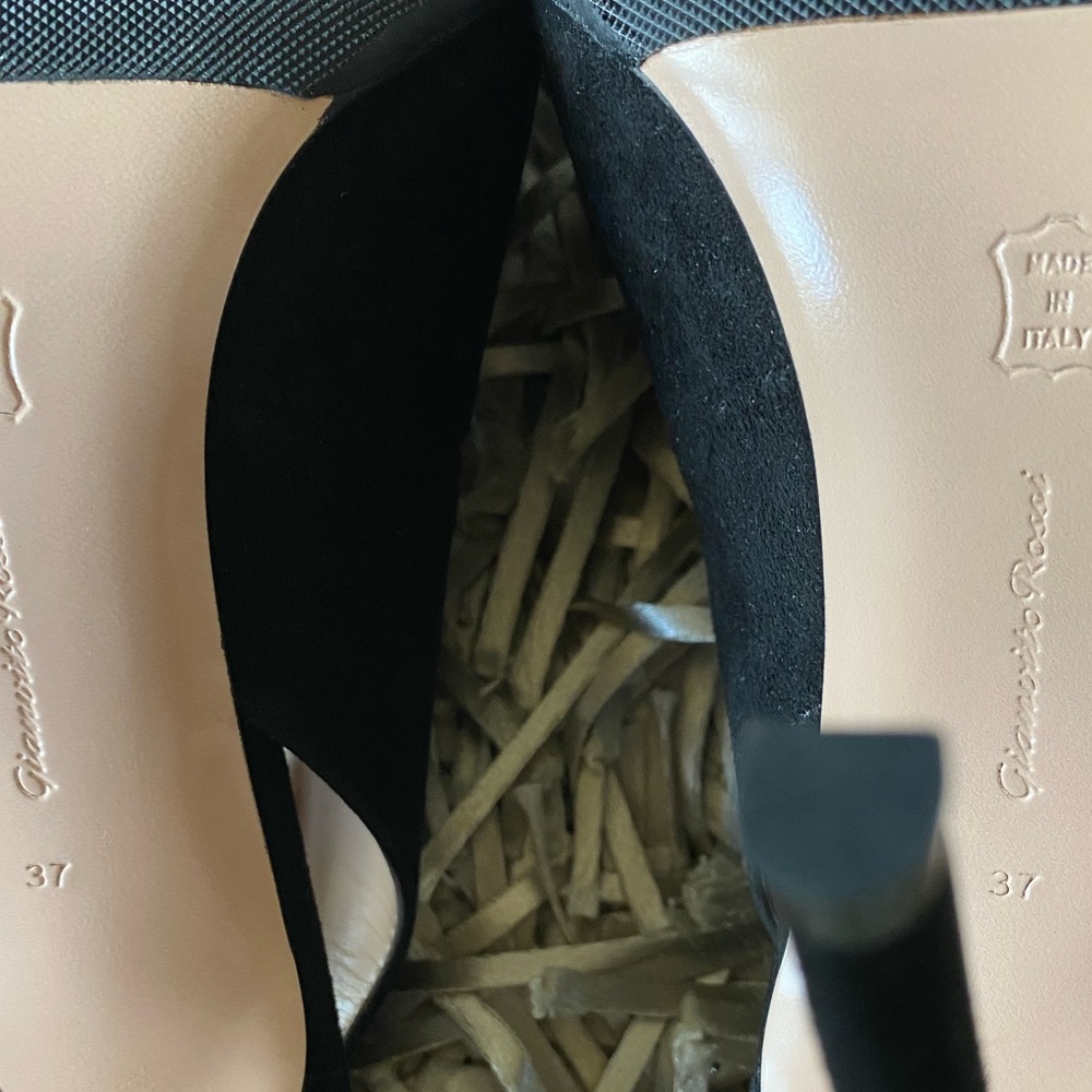 Gianvito Rossi Delta Pumps - Picture 14 of 14